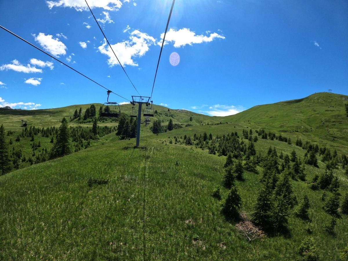 Le Chaberton, rénové en 2021, pied des pistes et spa Montgenèvre Extérieur photo