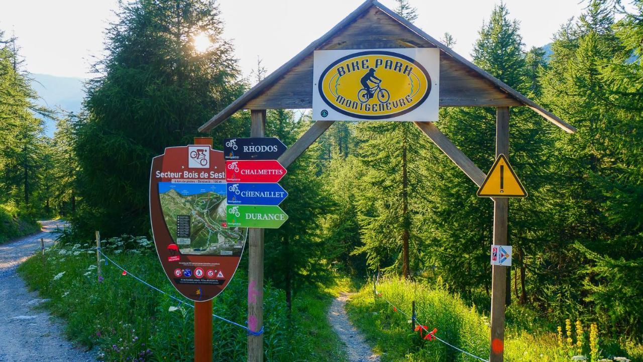 Le Chaberton, rénové en 2021, pied des pistes et spa Montgenèvre Extérieur photo