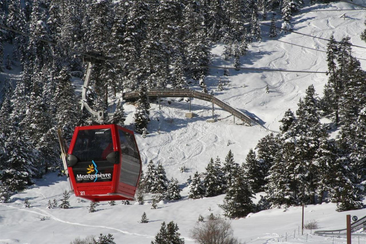 Le Chaberton, rénové en 2021, pied des pistes et spa Montgenèvre Extérieur photo